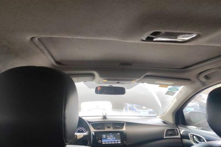 Used Nissan Sylphy 2018 1.6XV CVT Deluxe Edition Headliner