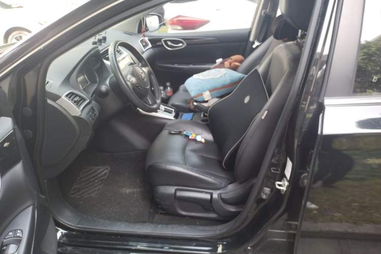 Used Nissan Sylphy 2018 1.6XV CVT Deluxe Edition Interior 3