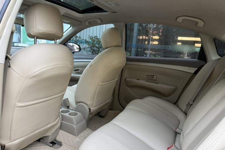 Used Nissan Sylphy 2018 Classic 1.6XE+ Manual Leading Edition Interior 3