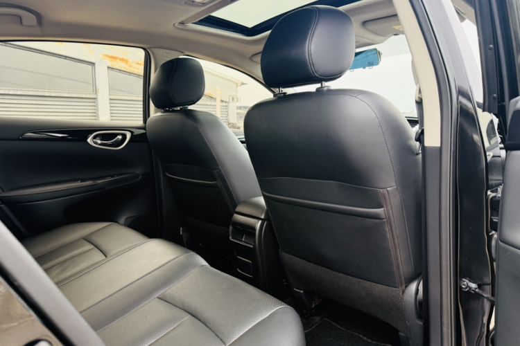 Used Nissan Sylphy 2018 1.6XV CVT Deluxe Edition Interior 4