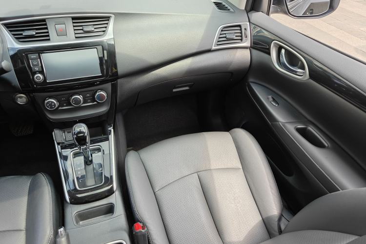Used Nissan Sylphy 2018 1.6XV CVT Deluxe Edition Interior 5