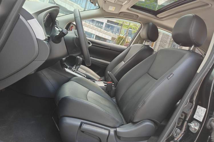 Used Nissan Sylphy 2018 1.6XV CVT Deluxe Edition Interior 9