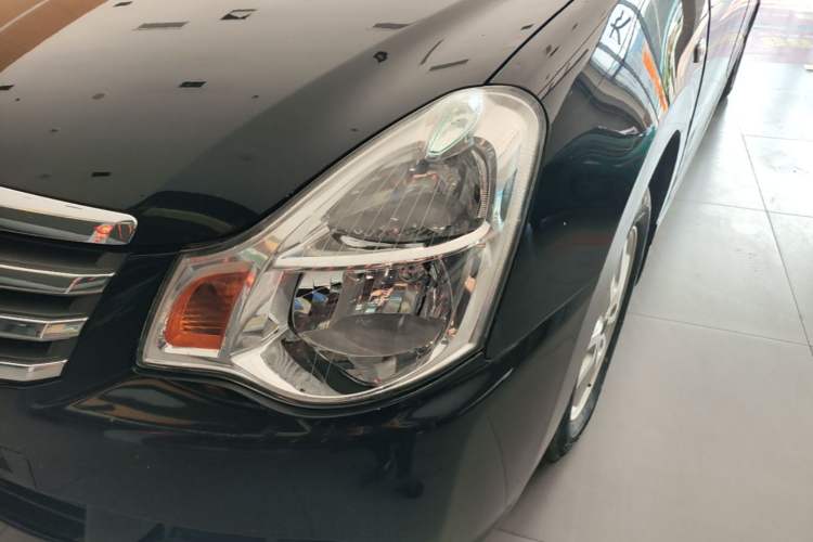 Used Nissan Sylphy 2018 Classic 1.6XE Manual Comfort Edition Left Front Headlight