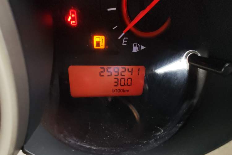 Used Nissan Sylphy 2018 Classic 1.6XE+ Manual Leading Edition Odometer Close Up