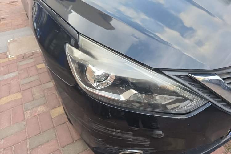 Used Nissan Sylphy 2018 1.6XV CVT Deluxe Edition Right Front Headlight