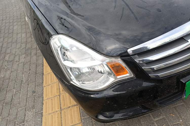 Used Nissan Sylphy 2018 Classic 1.6XE Manual Comfort Edition Right Front Headlight