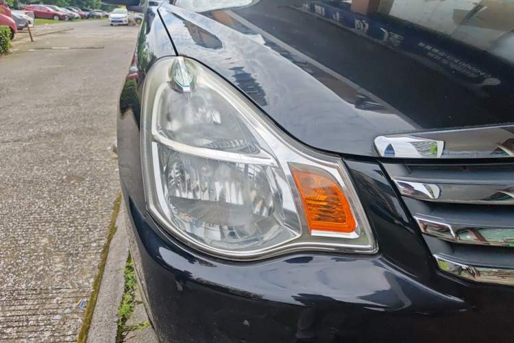 Used Nissan Sylphy 2018 Classic 1.6XE Manual Comfort Edition Right Front Headlight