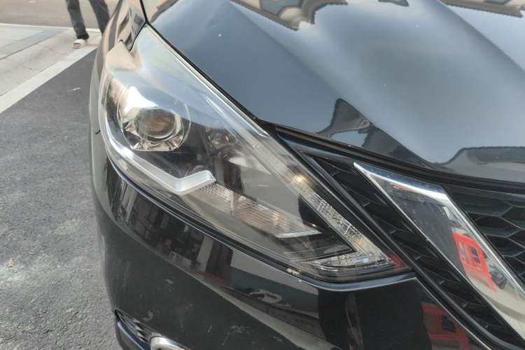 Used Nissan Sylphy 2018 1.6XV CVT Deluxe Edition Right Front Headlight