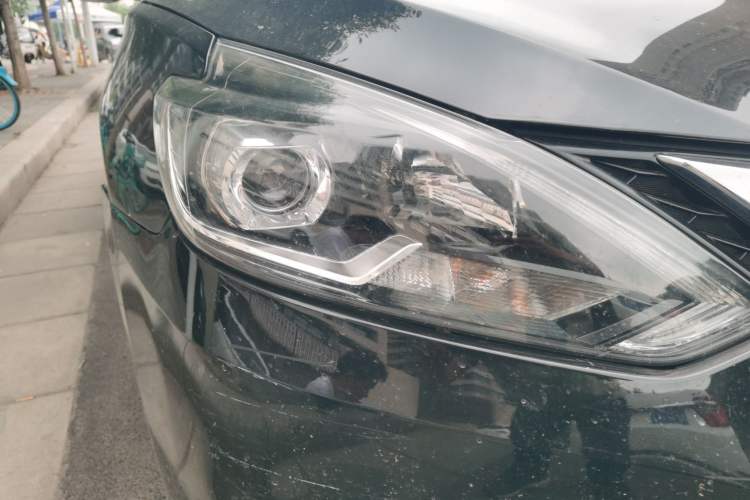 Used Nissan Sylphy 2018 1.6XV CVT Deluxe Edition Right Front Headlight