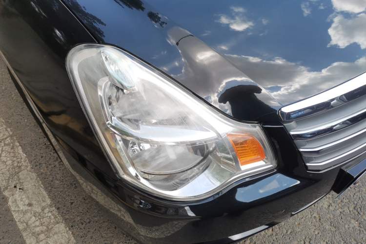 Used Nissan Sylphy 2018 Classic 1.6XE Manual Comfort Edition Right Front Headlight