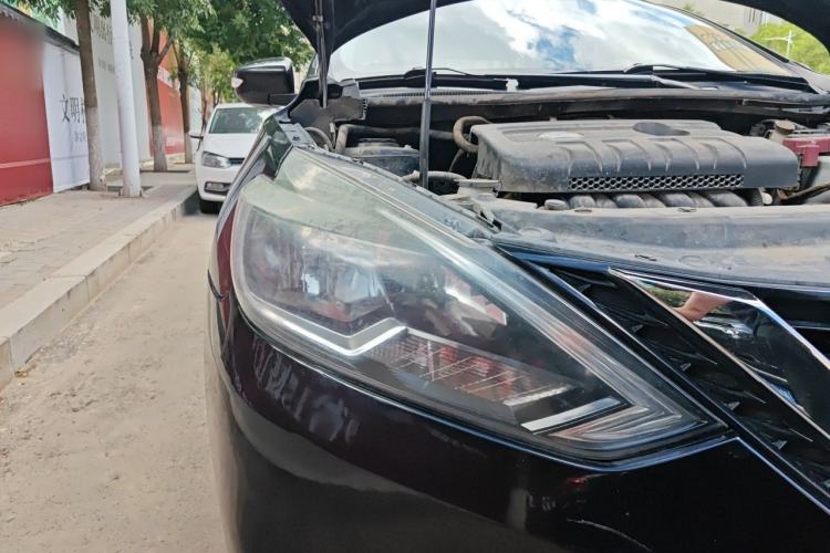 Used Nissan Sylphy 2018 1.6XL Manual Luxury Edition Right Front Headlight