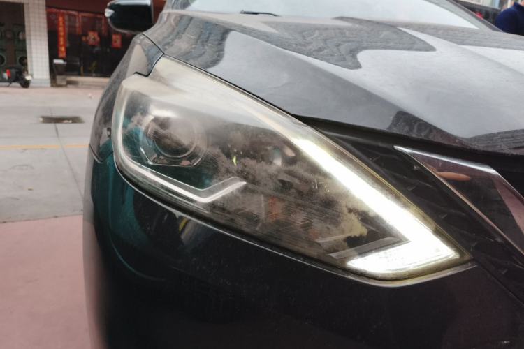 Used Nissan Sylphy 2018 1.6XV CVT Deluxe Edition Right Front Headlight