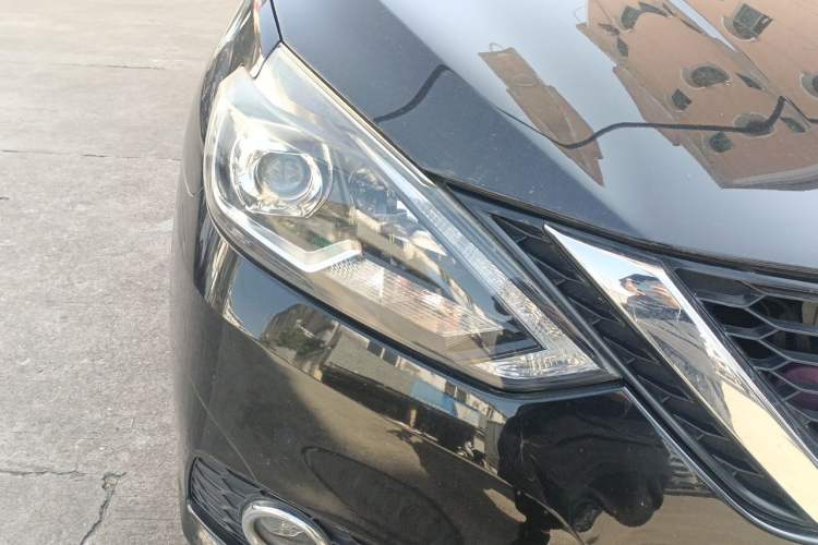 Used Nissan Sylphy 2018 1.6XV CVT Deluxe Edition Right Front Headlight