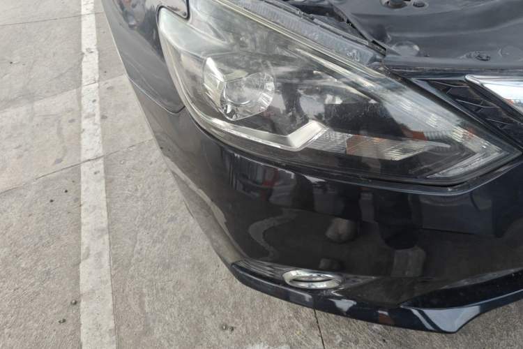 Used Nissan Sylphy 2018 1.6XV CVT Deluxe Edition Right Front Headlight