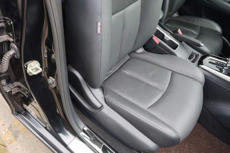 Used Nissan Sylphy 2018 1.6XV CVT Deluxe Edition Right Front Seat