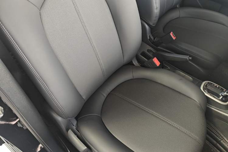 Used Nissan Sylphy 2018 Classic 1.6XE CVT Comfort Edition Right Front Seat