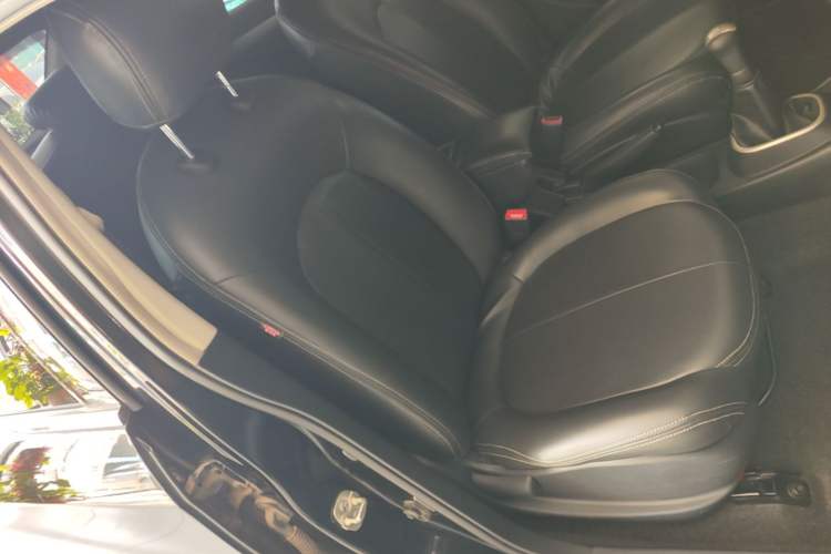 Used Nissan Sylphy 2018 Classic 1.6XE Manual Comfort Edition Right Front Seat