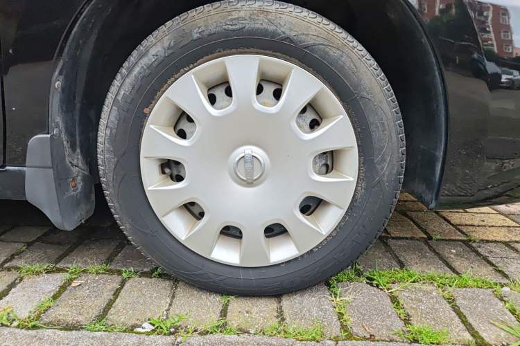 Used Nissan Sylphy 2018 Classic 1.6XE Manual Comfort Edition Right Front Wheel Hub