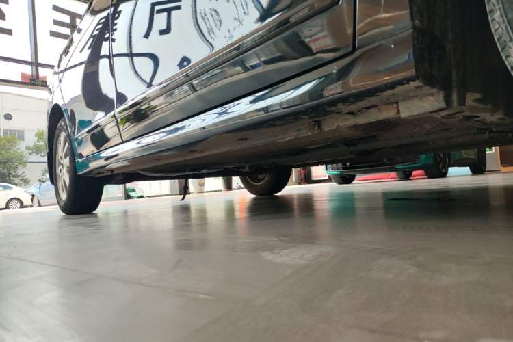 Used Nissan Sylphy 2018 Classic 1.6XE Manual Comfort Edition Right Side Sill