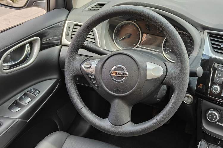 Used Nissan Sylphy 2018 1.6XV CVT Deluxe Edition Steering Wheel