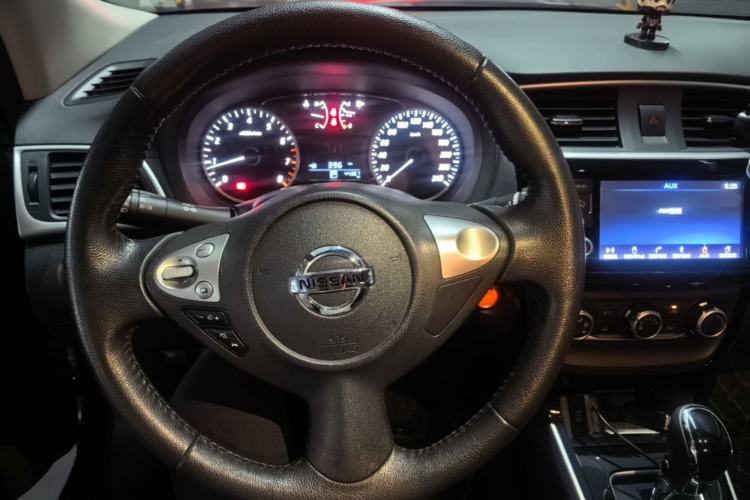Used Nissan Sylphy 2018 1.6XV CVT Deluxe Edition Steering Wheel