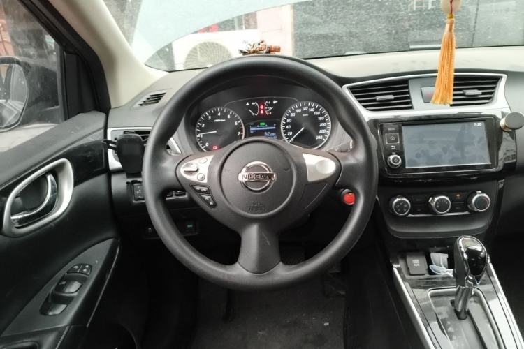 Used Nissan Sylphy 2018 1.6XV CVT Deluxe Edition Steering Wheel