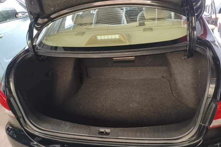 Used Nissan Sylphy 2018 Classic 1.6XE Manual Comfort Edition Trunk