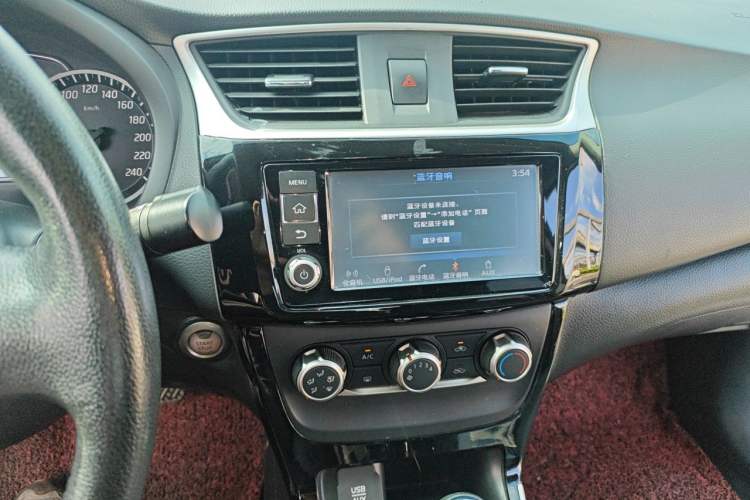 Used Nissan Sylphy 2018 1.6XV CVT Deluxe Edition Audio And AC Panel