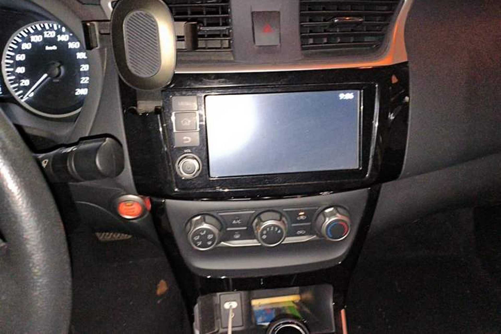 Used Nissan Sylphy 2018 1.6XV CVT Deluxe Edition Audio And AC Panel