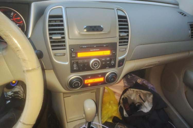 Used Nissan Sylphy 2018 Classic 1.6XE+ CVT Leading Edition Audio And AC Panel