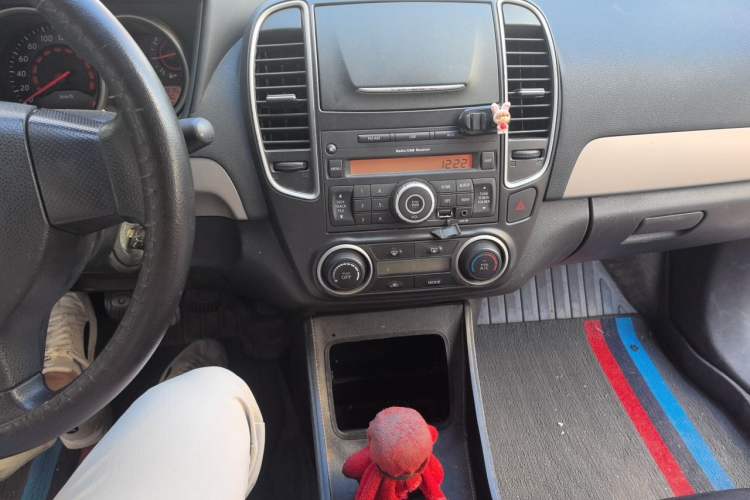 Used Nissan Sylphy 2018 Classic 1.6XE+ Manual Leading Edition Audio And AC Panel