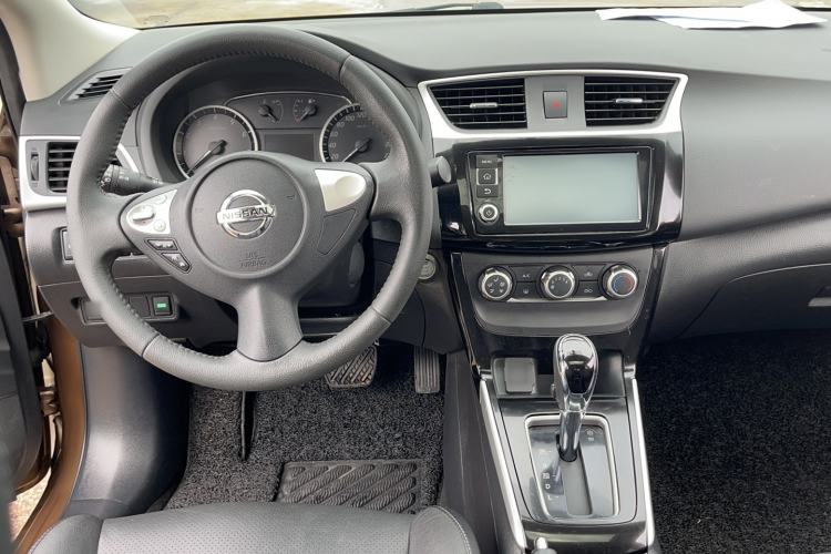 Used Nissan Sylphy 2018 1.6XV CVT Deluxe Edition Center Console