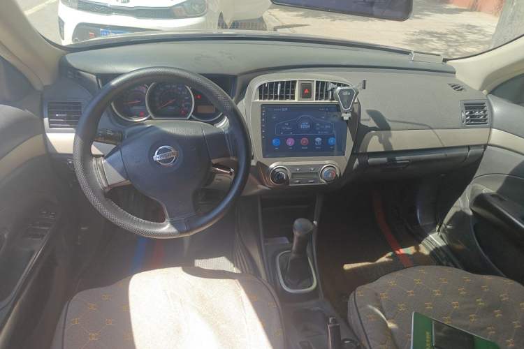 Used Nissan Sylphy 2018 Classic 1.6XE Manual Comfort Edition Center Console