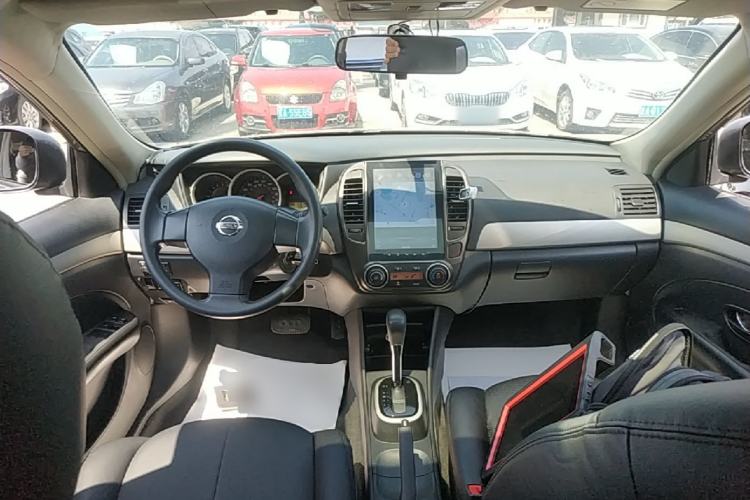 Used Nissan Sylphy 2018 Classic 1.6XE+ CVT Leading Edition Center Console