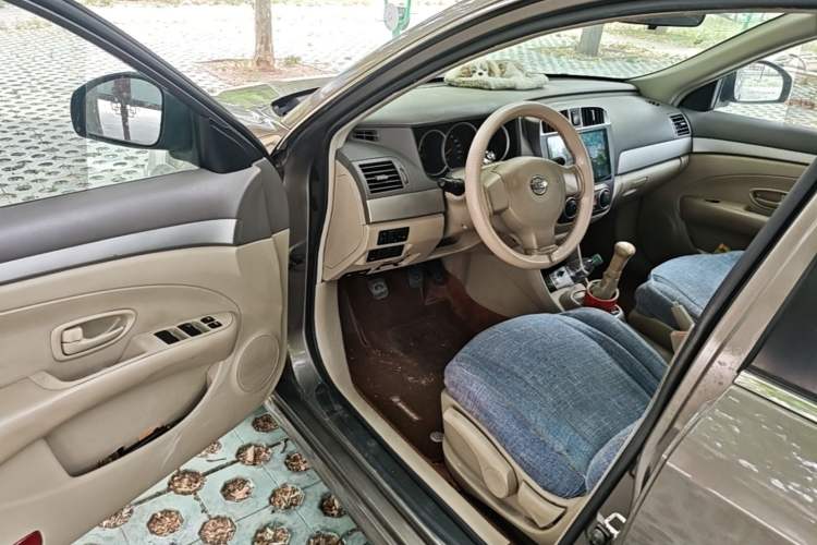 Used Nissan Sylphy 2018 Classic 1.6XE+ Manual Leading Edition Driver Seat