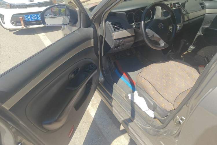 Used Nissan Sylphy 2018 Classic 1.6XE Manual Comfort Edition Driver Seat