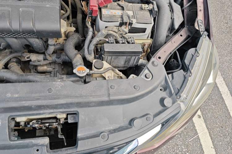 Used Nissan Sylphy 2018 1.6XV CVT Deluxe Edition Engine Bay Left
