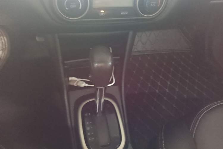 Used Nissan Sylphy 2018 Classic 1.6XE CVT Comfort Edition Gear Lever