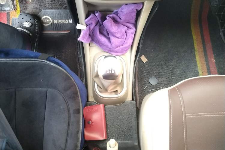Used Nissan Sylphy 2018 Classic 1.6XE+ Manual Luxury Edition Gear Lever
