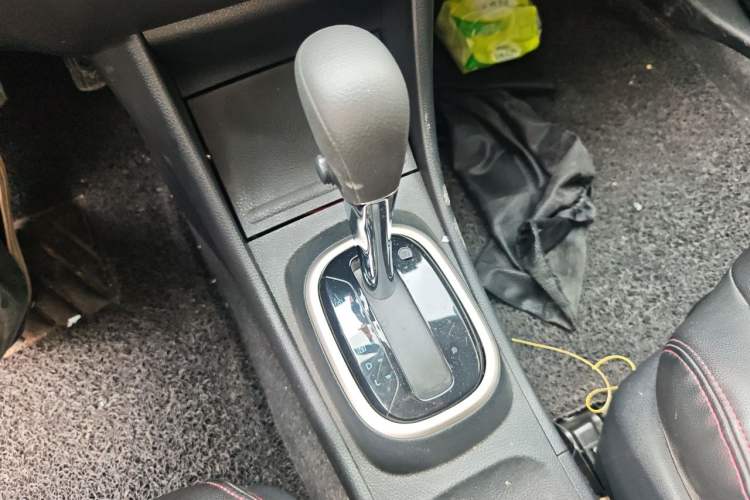 Used Nissan Sylphy 2018 Classic 1.6XE+ CVT Leading Edition Gear Lever