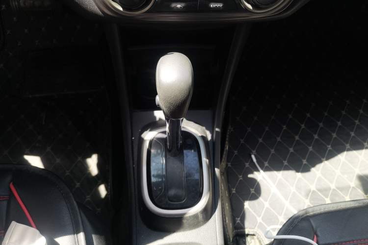 Used Nissan Sylphy 2018 Classic 1.6XE+ CVT Leading Edition Gear Lever
