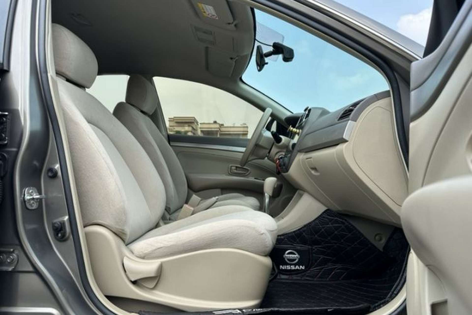 Used Nissan Sylphy 2018 Classic 1.6XE CVT Comfort Edition Right Front Seat