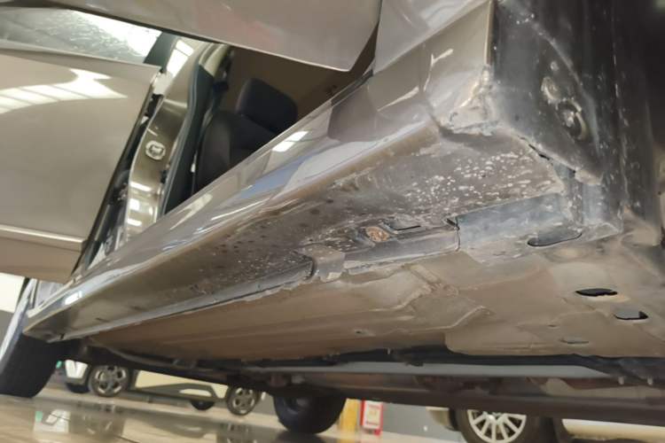 Used Nissan Sylphy 2018 Classic 1.6XE CVT Comfort Edition Right Side Sill