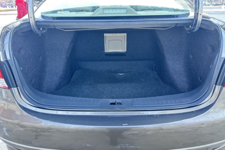 Used Nissan Sylphy 2018 Classic 1.6XE CVT Comfort Edition Trunk