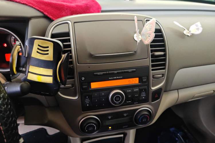 Used Nissan Sylphy 2018 Classic 1.6XE Manual Comfort Edition Audio And AC Panel