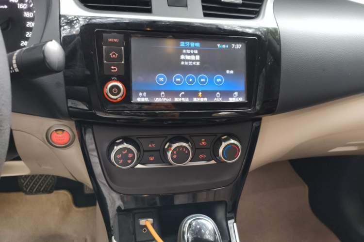 Used Nissan Sylphy 2018 1.6XV CVT Deluxe Edition Audio And AC Panel