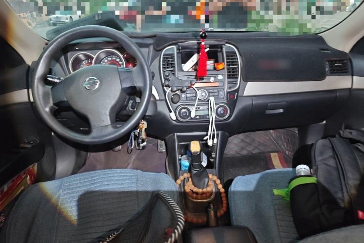Used Nissan Sylphy 2018 Classic 1.6XE Manual Comfort Edition Center Console