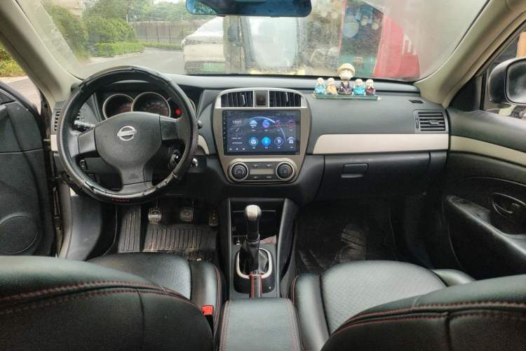 Used Nissan Sylphy 2018 Classic 1.6XE+ Manual Leading Edition Center Console
