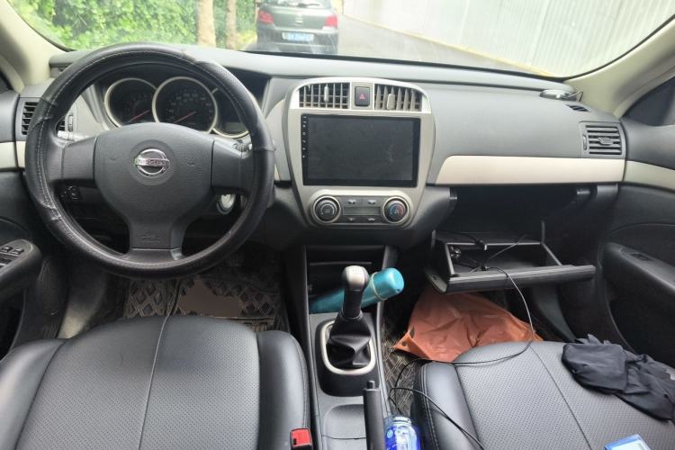 Used Nissan Sylphy 2018 Classic 1.6XE Manual Comfort Edition Center Console