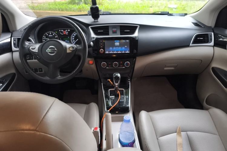 Used Nissan Sylphy 2018 1.6XV CVT Deluxe Edition Center Console